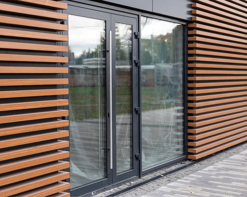 Optimiza tu espacio con puertas de cristal a medida