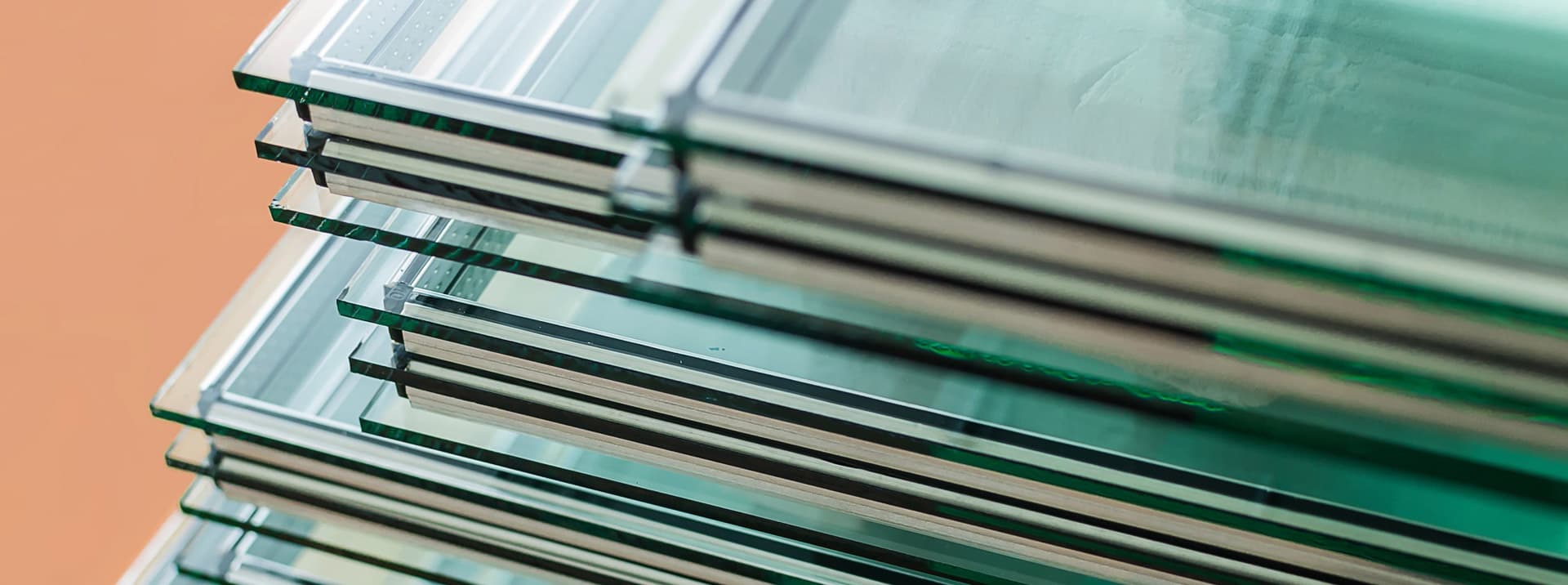 ¿Qué material hace tan segura una puerta de cristal?